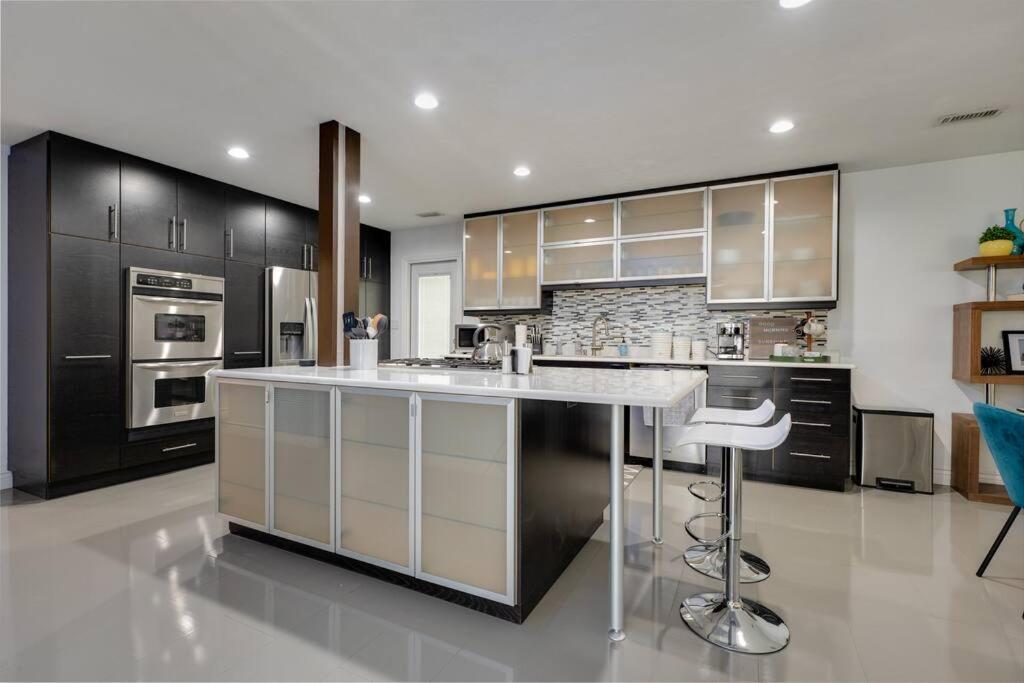 Uf Sunshine House - Patio & Bbq - Chef Kitchen - Ev Car Station - Upscale Neighborhood! Villa Gainesville Bagian luar foto