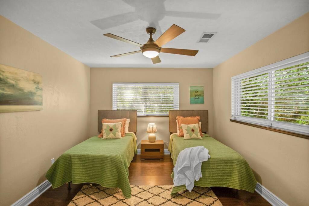 Uf Sunshine House - Patio & Bbq - Chef Kitchen - Ev Car Station - Upscale Neighborhood! Villa Gainesville Bagian luar foto